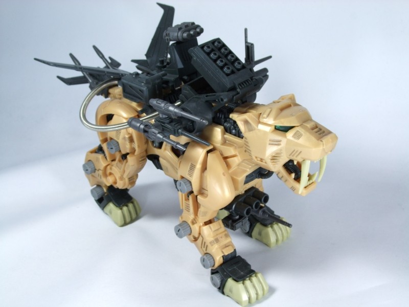 ZOIDS セイバータイガー・スペシャルカラーバージョンゴールド - また 