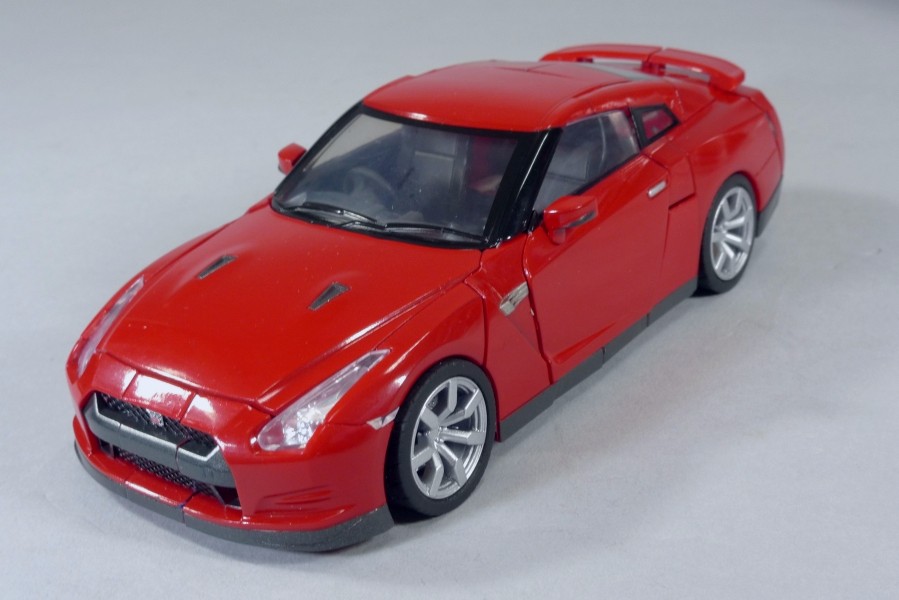 トランスフォーマーオルタニティ NISSAN GT-R/コンボイ(バイブラン