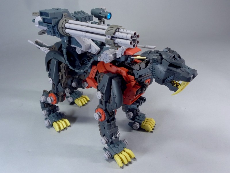 ZOIDS HMM-009 セイバータイガー シュバルツ仕様 - またーりといくよ。