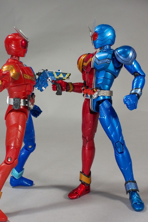 S.H.Figuarts 仮面ライダーダブル ヒートジョーカー&ヒートトリガー