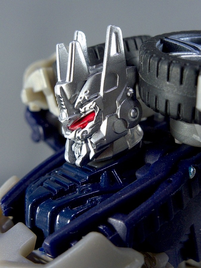 トランスフォーマー ダークサイド・ムーン サウンドウェーブ