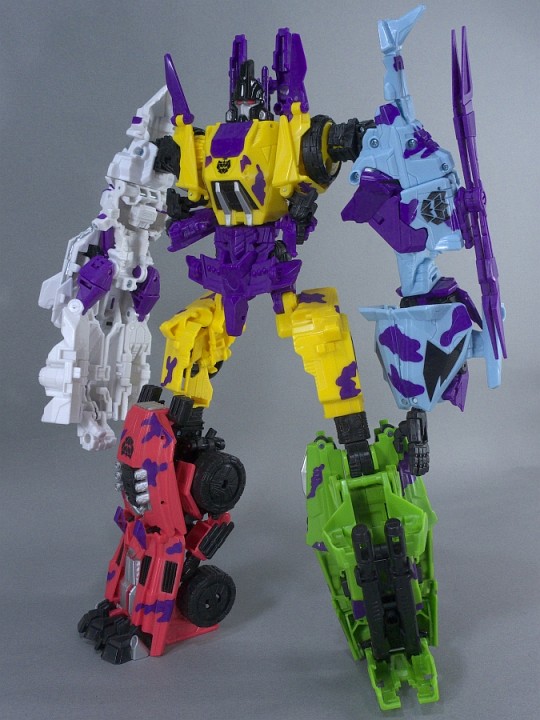 トランスフォーマー GENERATIONS G2ブルーティカス その6 ブルーティカス(BRUTICUS) - またーりといくよ。