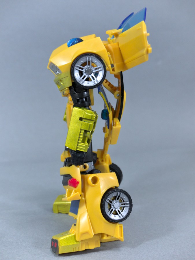 トランスフォーマージェネレーションズ バンブルビーゴールド