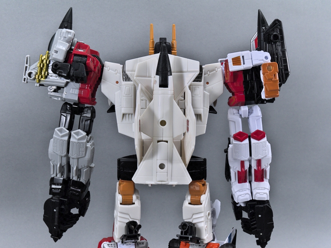 トランスフォーマー GENERATIONS COMBINER WARS シルバーボルト