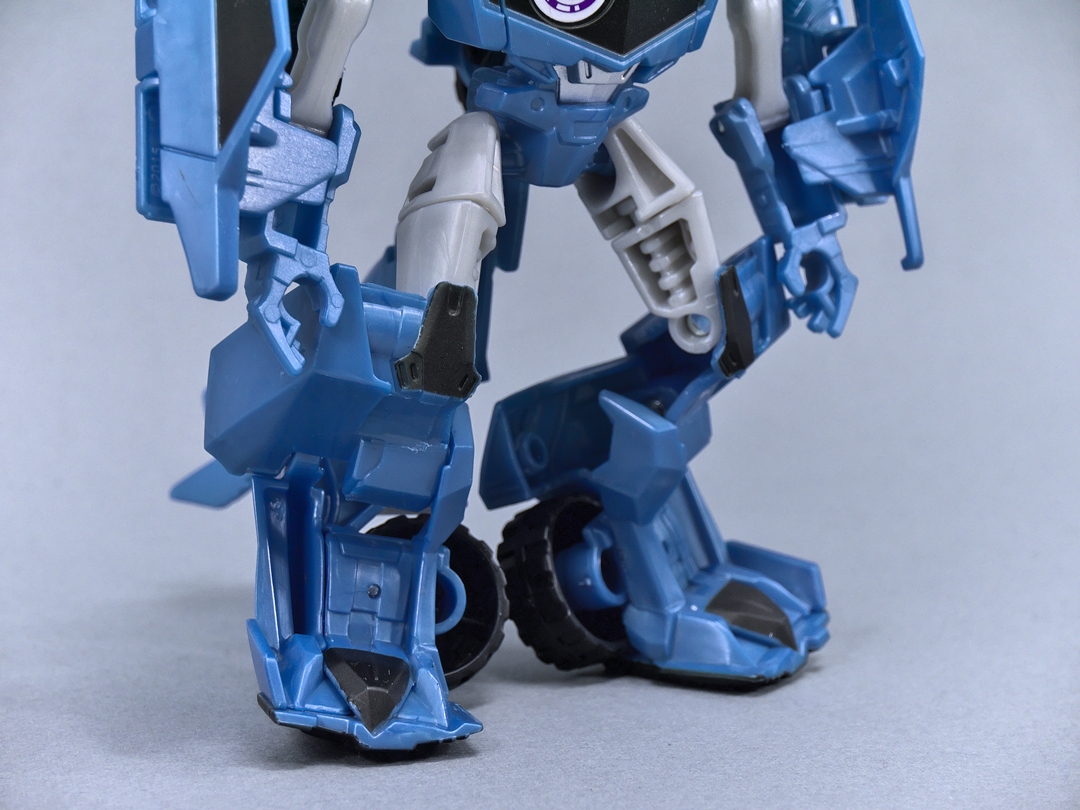 Amazon.co.jp: US版ハズブロ トランスフォーマー ロボット イン
