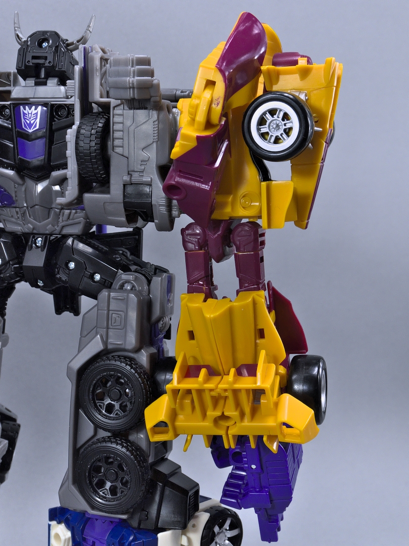トランスフォーマー GENERATIONS COMBINER WARS ドラッグ