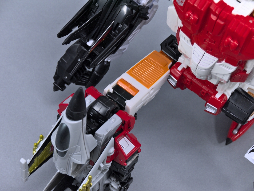 トランスフォーマー GENERATIONS COMBINER WARS スカイダイブ
