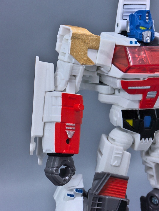 トランスフォーマー TIMELINES ライオコンボイ(LIO CONVOY