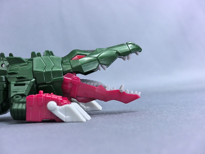 トランスフォーマー GENERATIONS TITANS RETURN スカルス