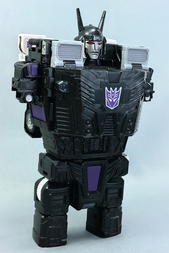 トランスフォーマー GENERATIONS LEGACY モーターマスター(DECEPTICON MOTORMASTER) - またーりといくよ。